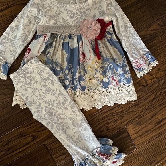 Outfit Set - Picture 6 of 7